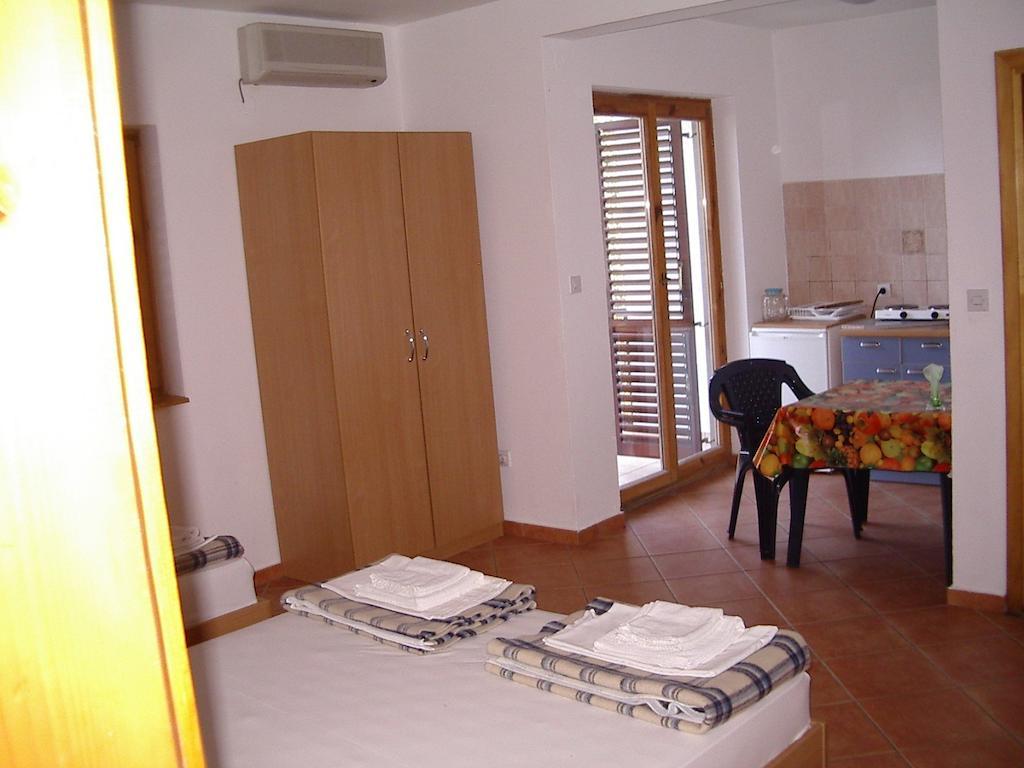 Guest House Zivkovic Ilha Sveti Stefan Quarto foto